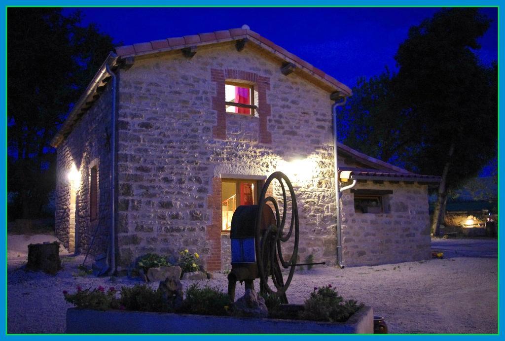 La Prade Basse Bed & Breakfast Saint-Antonin-Noble-Val Exterior photo